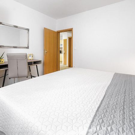 Apartments Vesna Vodice Exterior photo
